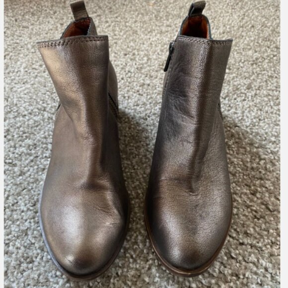 Lucky Brand Basel Leather Booties Size 7 Women's Metallic Silver Gray Ankle Zip - Picture 1 of 5
